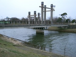 出会い橋（京橋川）
