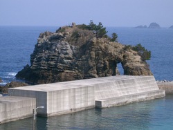 芦尾漁港 鼻繰島